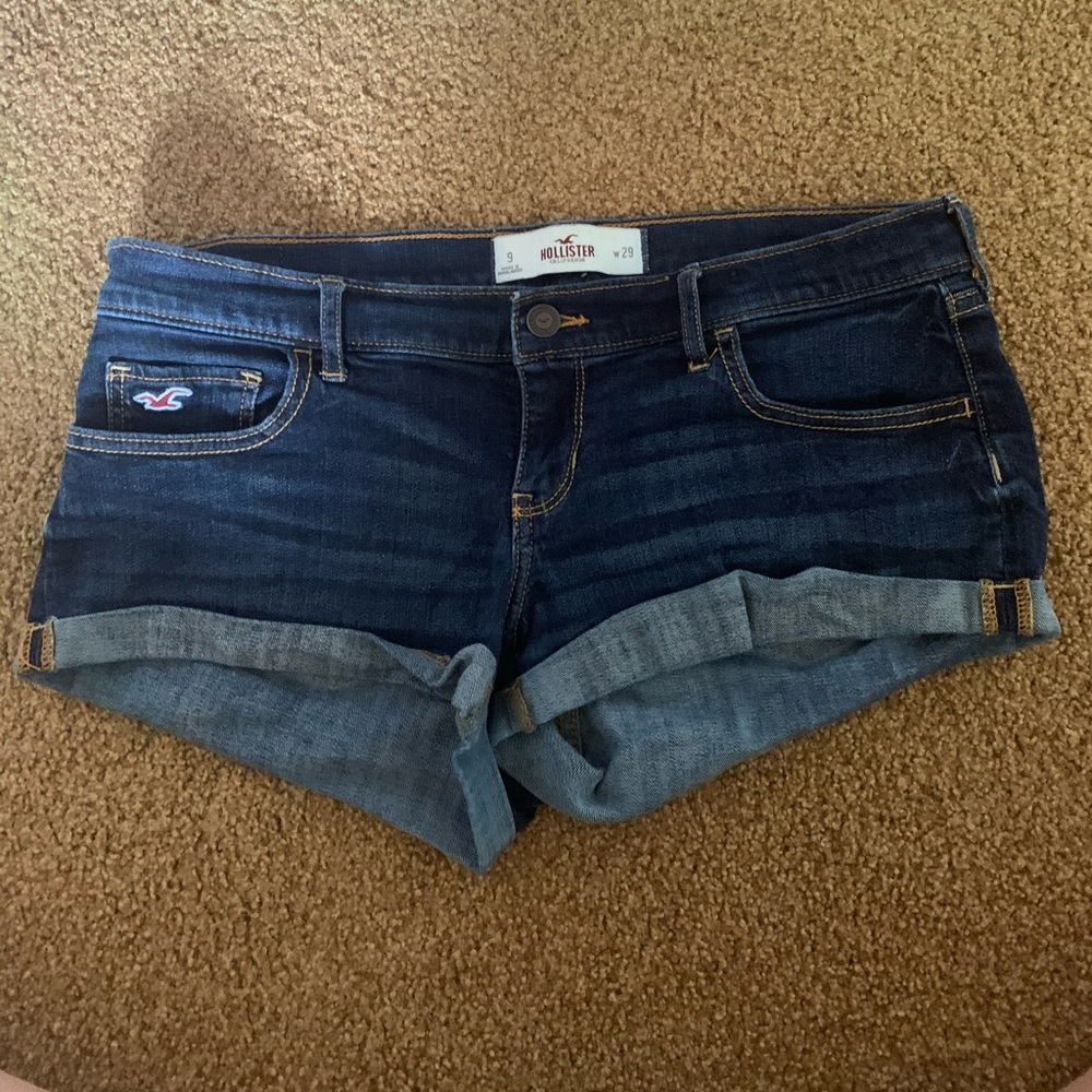 HOLLISTER LOW RISE DENIM SHORTS